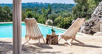 Charming Trullo with Heated pool and panoramic view