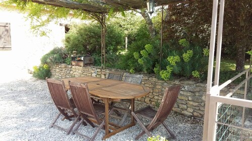 Ancienne ferme rénovée au calme, vue dégagée, piscine privée