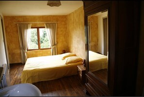 3 bedrooms, iron/ironing board, travel cot, WiFi - Renovated farmhouse, quiet location, unobstructed view, private pool (Audrix)