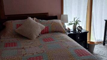 3 bedrooms, desk, iron/ironing board, WiFi