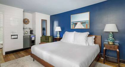 The Inns | Elegant 1BR Carriage Home Downtown!