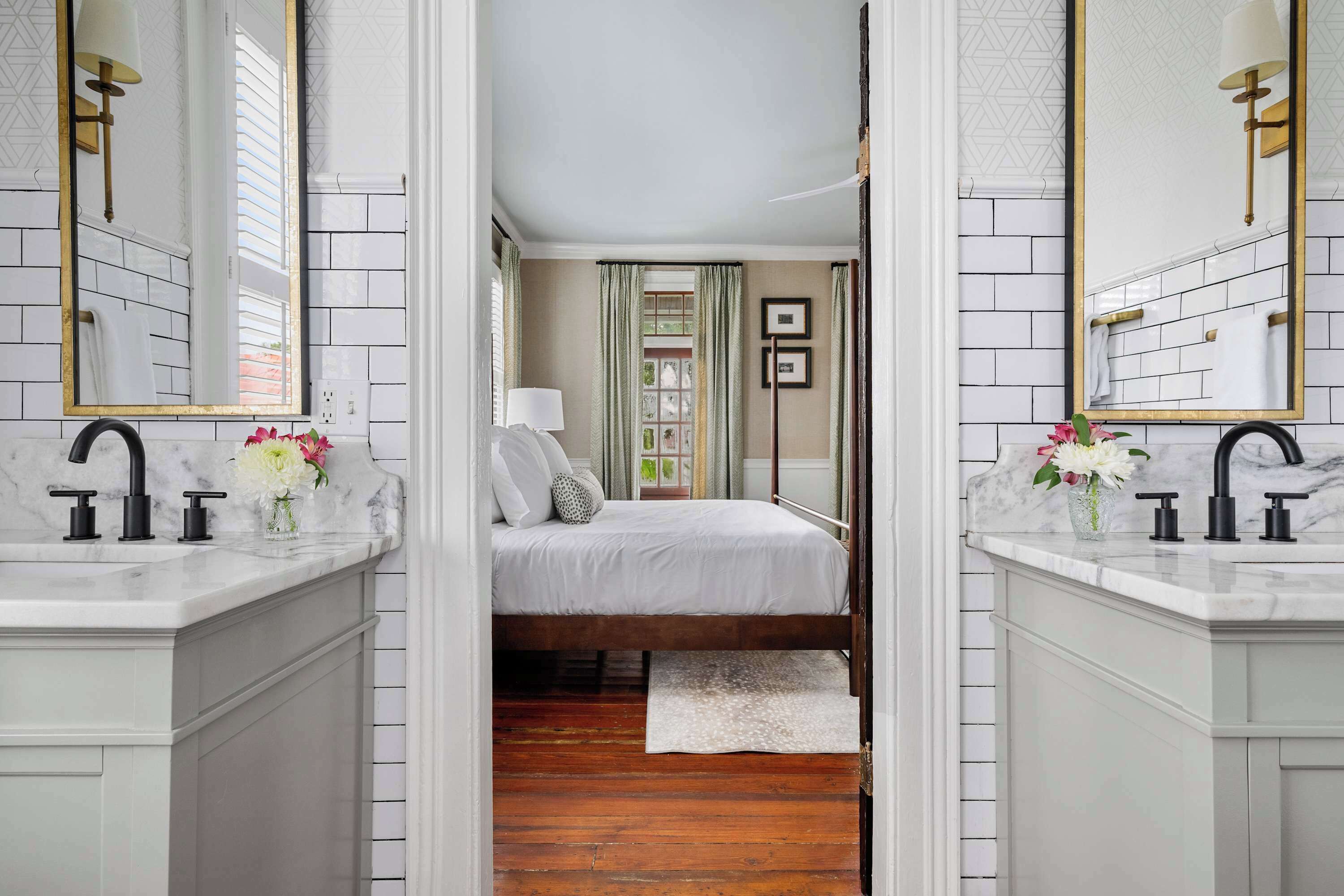 5 habitaciones, tabla de planchar con plancha, cuna de viaje y wifi 