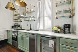 Microwave, oven, stovetop, coffee/tea maker