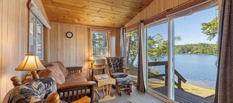 Lakefront Winnisquam Cottage with dock & boat ramp