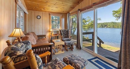 Lakefront Winnisquam Cottage with dock & boat ramp