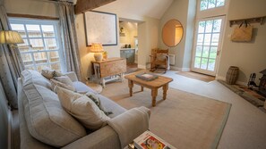 Fireplace - Charming Cotswold Cottage in a private setting (Chipping Norton)