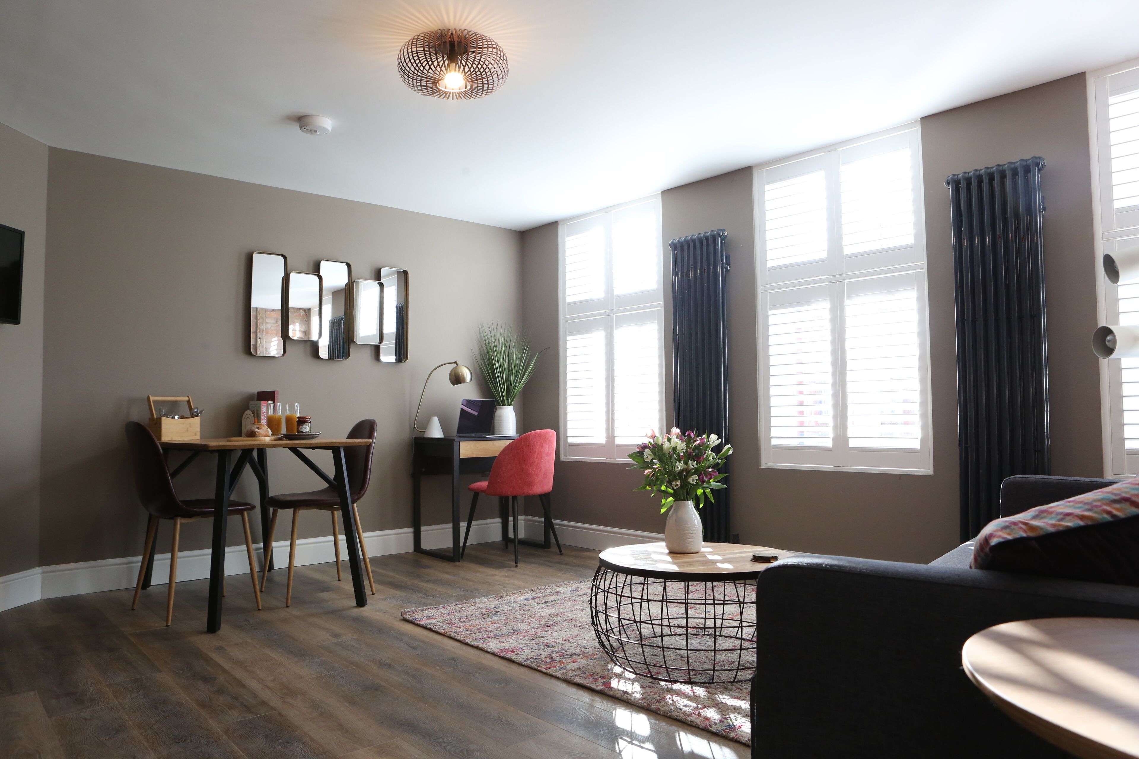 Superior Apartment, 1 Bedroom, Refrigerator & Microwave | In-room dining