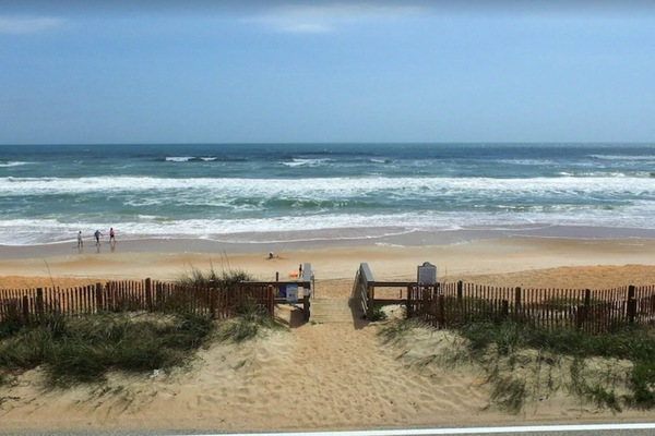 Am Strand, Liegestühle, Strandtücher