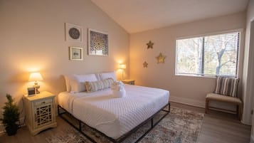 2 bedrooms, desk, iron/ironing board, travel cot