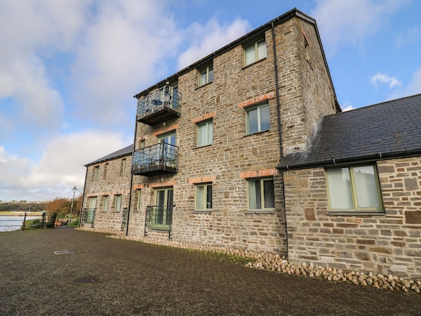 Flat 2 - Pembroke Dock