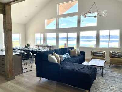 7 King Beds! Private Hot Tub, Pickleball Court, SUP’s, Ping Pong and Air Hockey