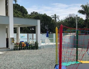 室外兒童遊樂區
