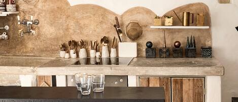 Kühlschrank, Ofen, Herdplatte, Wasserkocher