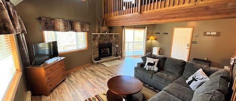 スマートテレビ、暖炉、テレビゲーム