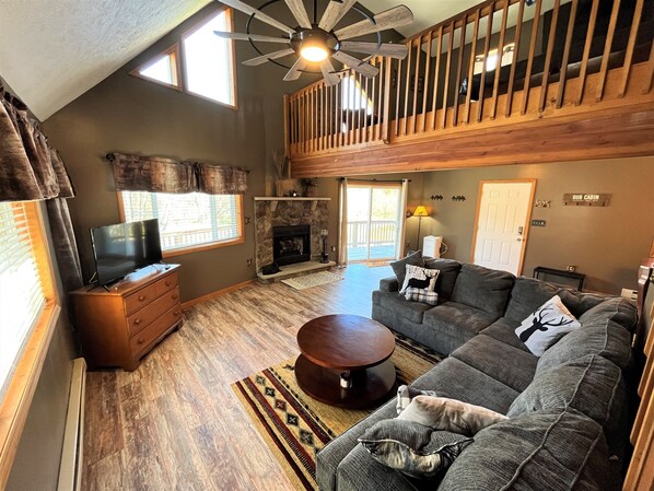 Smart-TV, Kamin, Videospiele