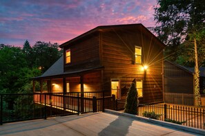 Exterior - Pet Friendly 🐶  Location! 📍 No Steep Roads ⚠️ (Pigeon Forge)