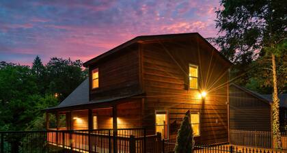 Pet Friendly! 🐶 Location! 📍