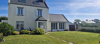 Large house with sea view in Lilia