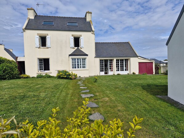 Exterior - Large house with sea view in Lilia (Plouguerneau)
