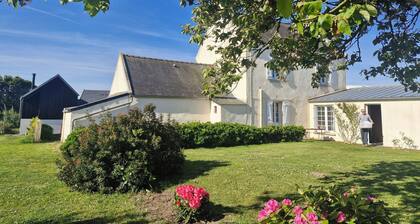 Large house with sea view in Lilia