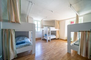 Dormitorio compartido Confort (Dortoir avec 6 lits)