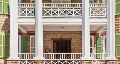 Downtown Condo on First Floor! Ideally located!