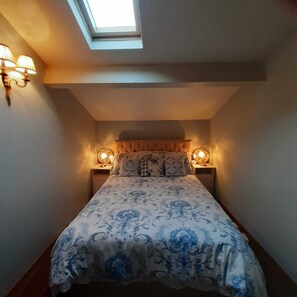 3 عدّة غرف نوم ومكواة/لوح كي وسرير سفر وواي فاي