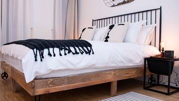 2 chambres, coffres-forts dans les chambres, bureau