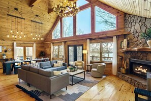 Smart TV, fireplace, ping pong - Ultimate Mountain Escape Hot Tub Firepit  Lake Views Games (Morganton)