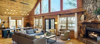 Spring in the Mountains Lakeviews HotTub Firepit Pool arcade games