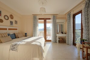 6 bedrooms, iron/ironing board, travel cot, free WiFi - Daidala Home, Göcek, Fethiye (Muğla)