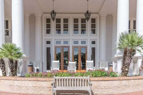 Grand Sandestin 6th floor Studio with amazing bay view