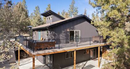 Pine Knoll - Peaceful, Hot Tub, Wifi, Propane Fire Pit, Newly Furnished