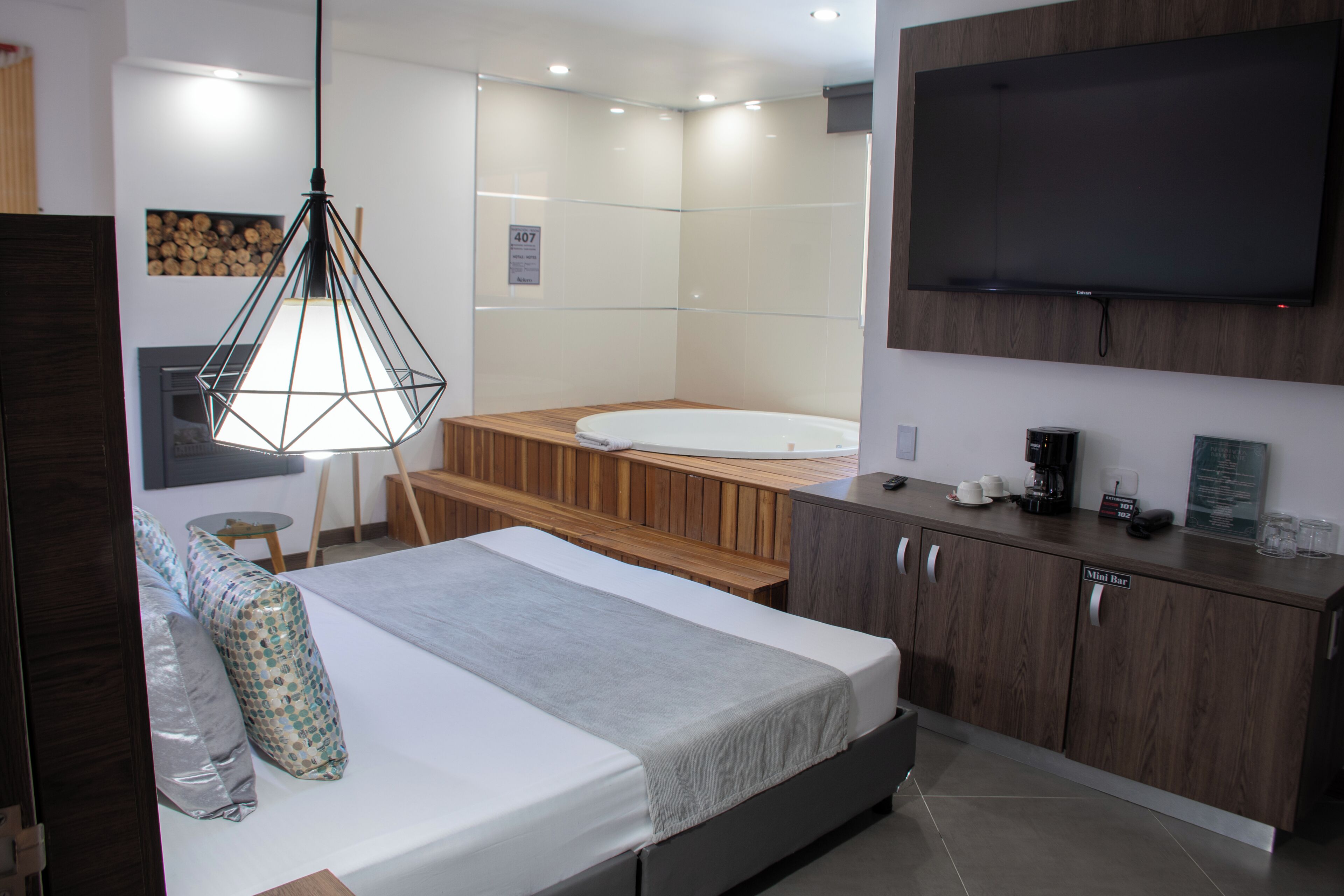 Ropa de cama hipoalergénica, minibar, wifi gratis y ropa de cama 