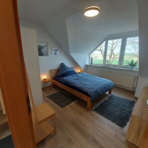 1 habitación, escritorio, tabla de planchar con plancha y wifi gratis