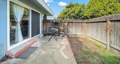 Dreamy & Relaxing Gem ~ 12 min to DT LA ~ Backyard