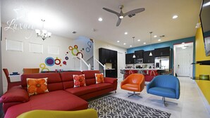 Townhouse, 5 kamar tidur | Ruang keluarga