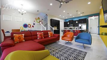 Townhome, 5 Bedrooms | Living room