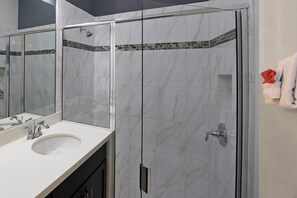 Stadtwohnung, 5 Schlafzimmer | Badezimmer | Handtücher