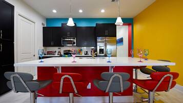 Townhome, 5 Bedrooms | Private kitchen