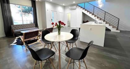 Downtown 3 Level Modern Condo 2 Private Balconies Unit B