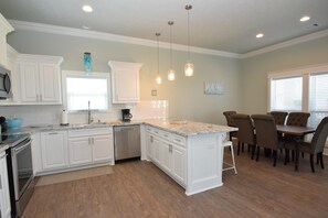 Fridge, microwave, oven, stovetop - Peace, Love, and Sandy Feet (Bolivar Peninsula)