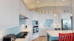 Fridge, microwave, oven, stovetop - Kool Breeze Escape: 3  BR, 2  BA House in Port Bolivar, Sleeps 12 (Bolivar Peninsula)