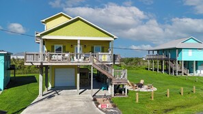 Exterior - A Pineapple Paradise (Bolivar Peninsula)