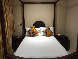 1 soverom, strykejern/-brett, wi-fi (mot et tillegg) og sengetøy