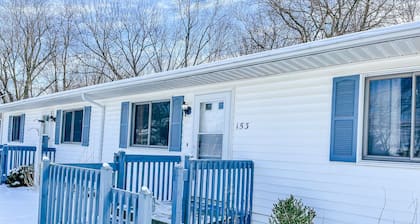 Cheerful 2 Bedroom in Downtown Grass Lake | Bikes
