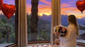 Roupas de cama premium, edredons de pluma, camas com colchões pillow-top