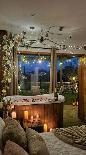 Premium bedding, down duvets, pillow-top beds, minibar - Pousada Recanto dos Moinhos (Campos do Jordão)