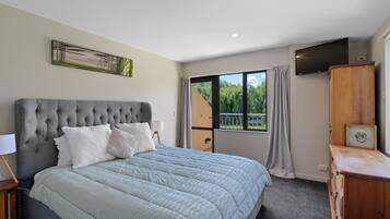 5 bedrooms, WiFi, wheelchair access