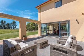 Terrace/patio - Rural luxury - 5 bedroom getaway (Kirwee)